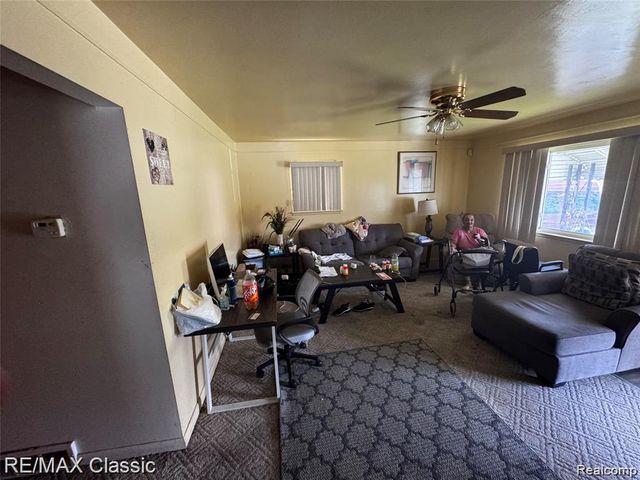 19930 Gaylord, Redford, MI 48240