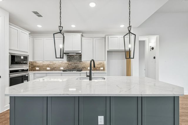 12331 Sweet Gum Drive, Mont Belvieu, TX 77523