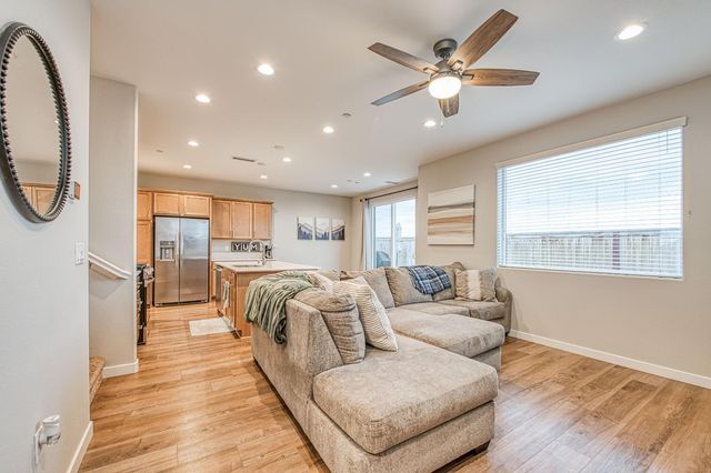 580 Mccaffrey Way, Madera, CA 93636