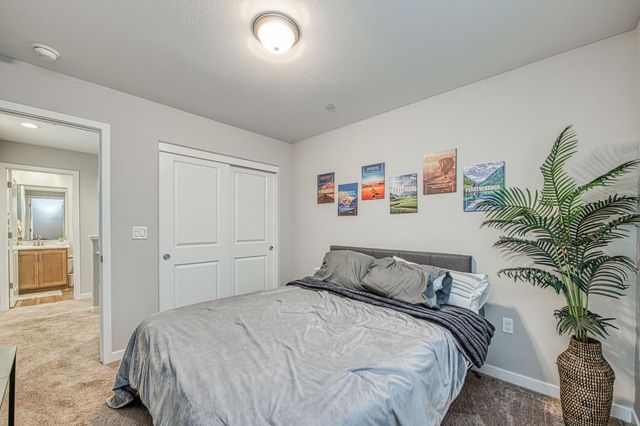 580 Mccaffrey Way, Madera, CA 93636