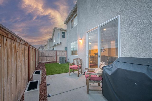 580 Mccaffrey Way, Madera, CA 93636