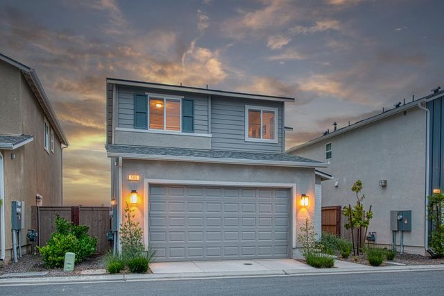 580 Mccaffrey Way, Madera, CA 93636