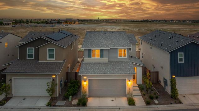 580 Mccaffrey Way, Madera, CA 93636