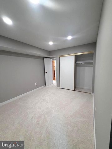 5816-P ROYAL RIDGE DR, Springfield, VA 22152