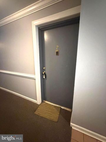 5816-P ROYAL RIDGE DR, Springfield, VA 22152
