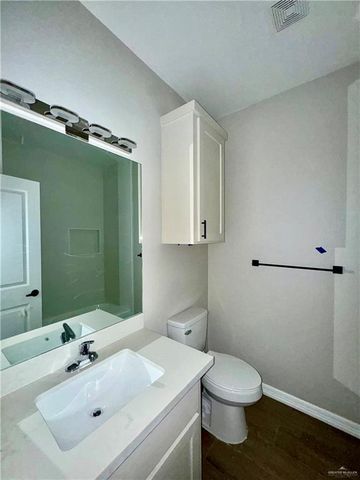 716 Ragland Road 8, Mission, TX 78572