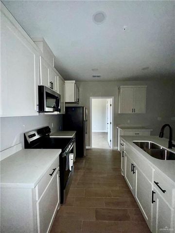 716 Ragland Road 8, Mission, TX 78572