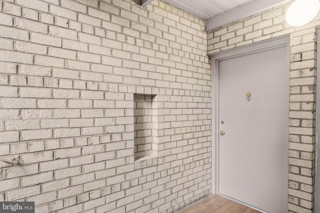 27 CANTERBURY SQ #201, Alexandria, VA 22304