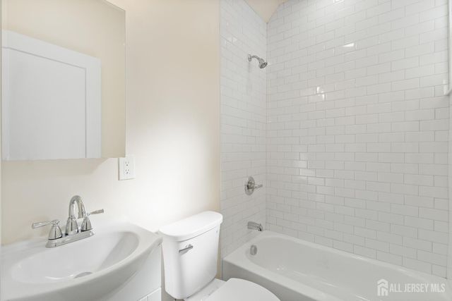 826 George Street 2ndFl, Plainfield, NJ 07062