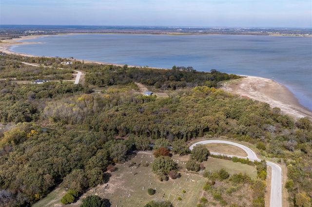 8375 Southern Shore Court, Kemp, TX 75143