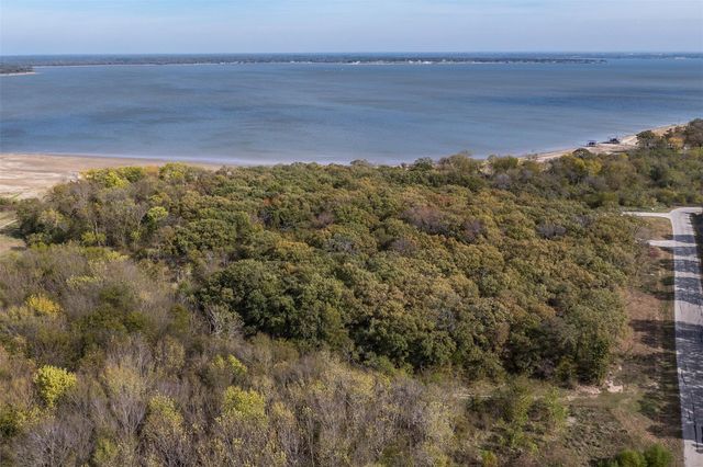 8375 Southern Shore Court, Kemp, TX 75143