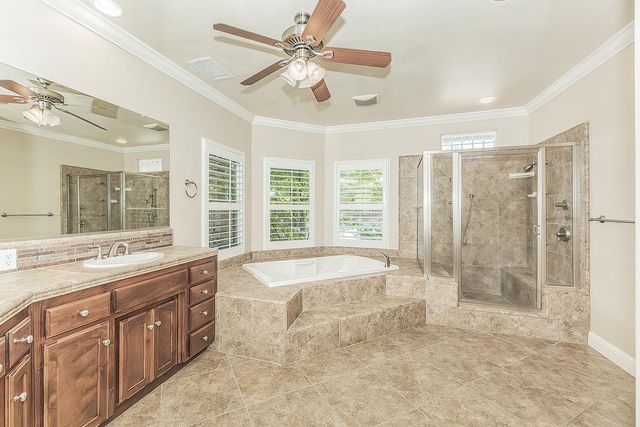 2998 Ashcroft, Clovis, CA 93611