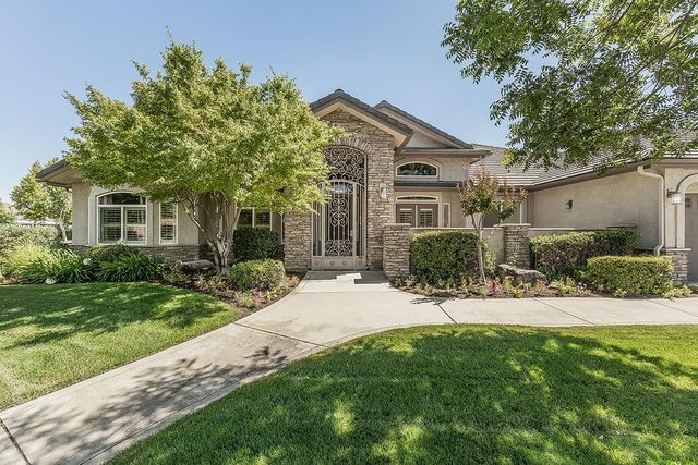 2998 Ashcroft, Clovis, CA 93611