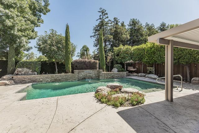 2998 Ashcroft, Clovis, CA 93611