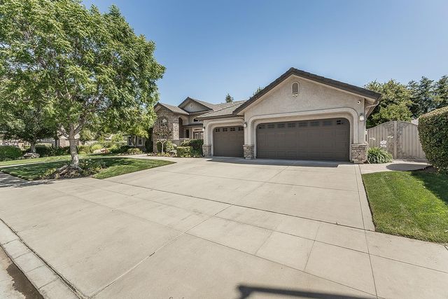 2998 Ashcroft, Clovis, CA 93611