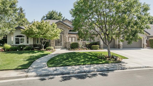 2998 Ashcroft, Clovis, CA 93611