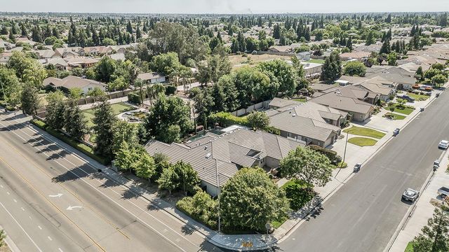 2998 Ashcroft, Clovis, CA 93611