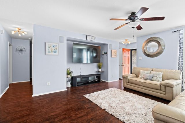 820 Newberry Trail, Fort Worth, TX 76120