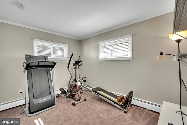 35 HONEYSUCKLE LN, Levittown, PA 19055