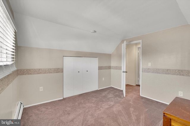 35 HONEYSUCKLE LN, Levittown, PA 19055