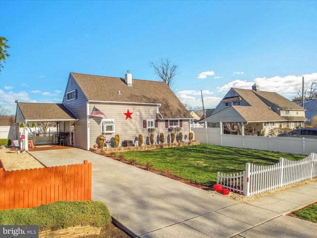 35 HONEYSUCKLE LN, Levittown, PA 19055