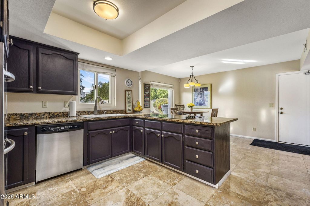 Image 15 of property listing at 7369 E SAN MIGUEL Avenue, Scottsdale, AZ 85250
