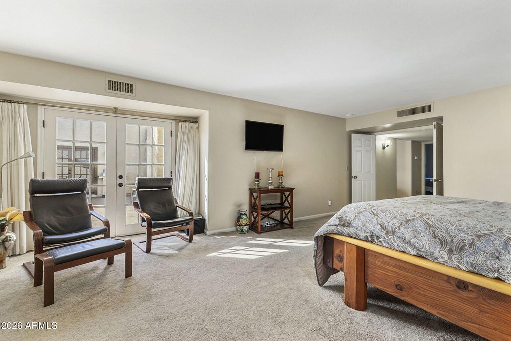 Image 18 of property listing at 7369 E SAN MIGUEL Avenue, Scottsdale, AZ 85250