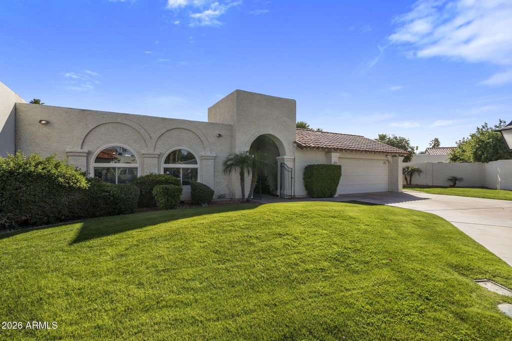 Image 6 of property listing at 7369 E SAN MIGUEL Avenue, Scottsdale, AZ 85250