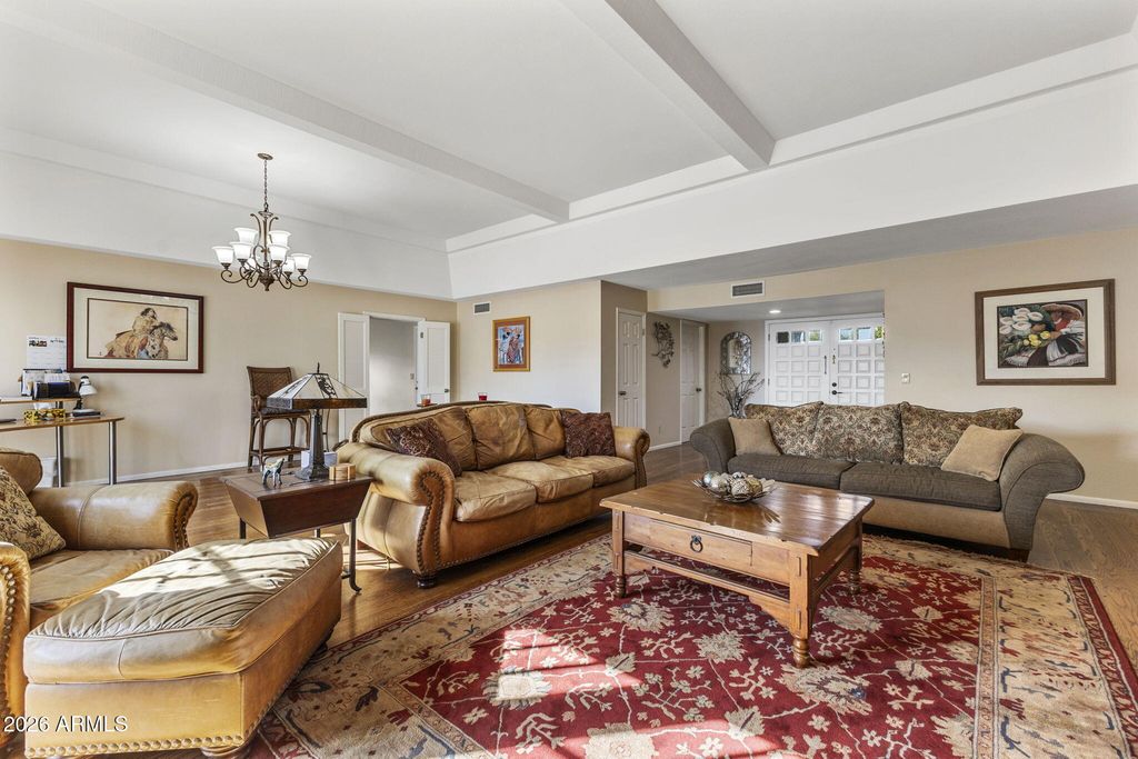Image 8 of property listing at 7369 E SAN MIGUEL Avenue, Scottsdale, AZ 85250