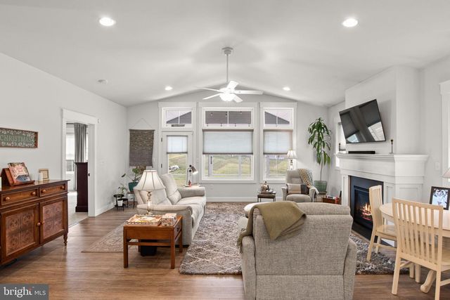 1829 EMERALD WAY, Mount Joy, PA 17552