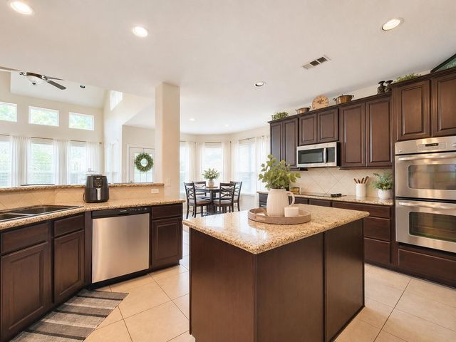 4027 Chestnut Bend Drive, Missouri City, TX 77459