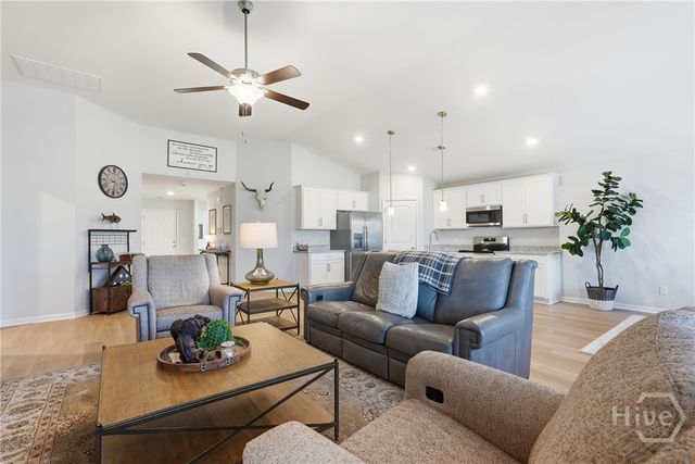 28 Flagler Drive, Savannah, GA 31419