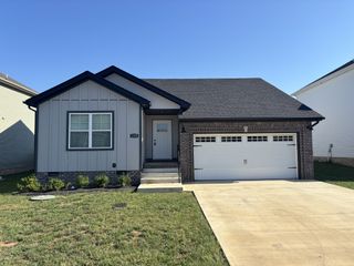 1235 Racker Dr, Clarksville, TN 37043
