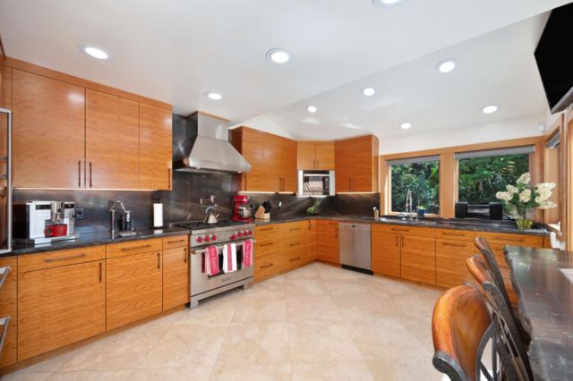 2851 Garden Hwy, Sacramento, CA 95833