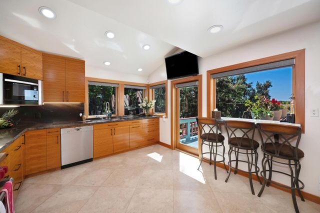 2851 Garden Hwy, Sacramento, CA 95833