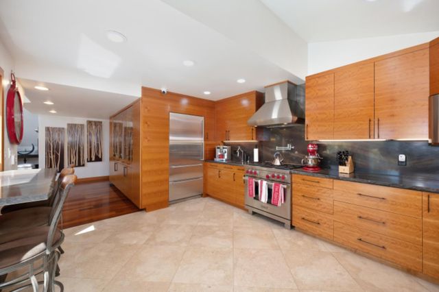 2851 Garden Hwy, Sacramento, CA 95833