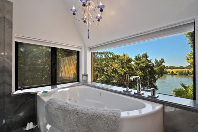 2851 Garden Hwy, Sacramento, CA 95833