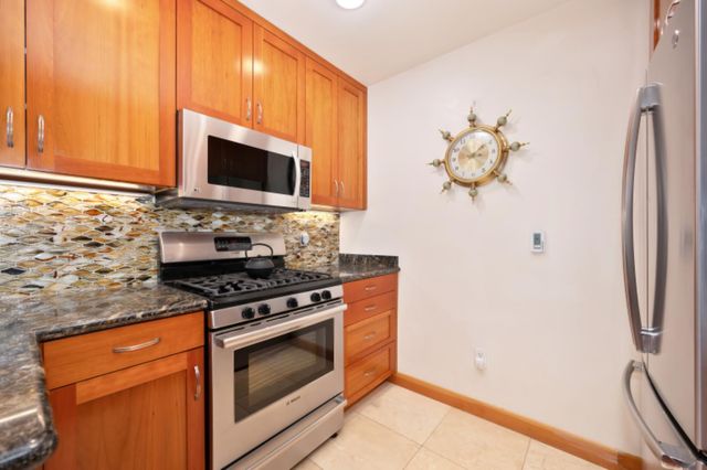 2851 Garden Hwy, Sacramento, CA 95833