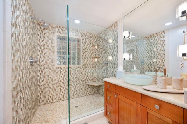 2851 Garden Hwy, Sacramento, CA 95833