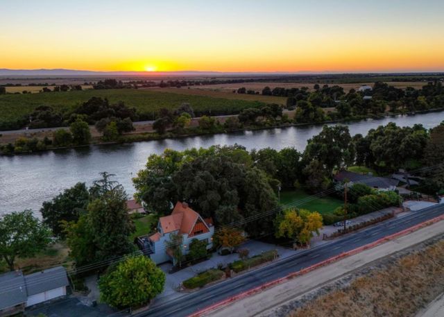 2851 Garden Hwy, Sacramento, CA 95833