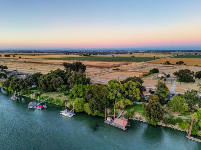 2851 Garden Hwy, Sacramento, CA 95833