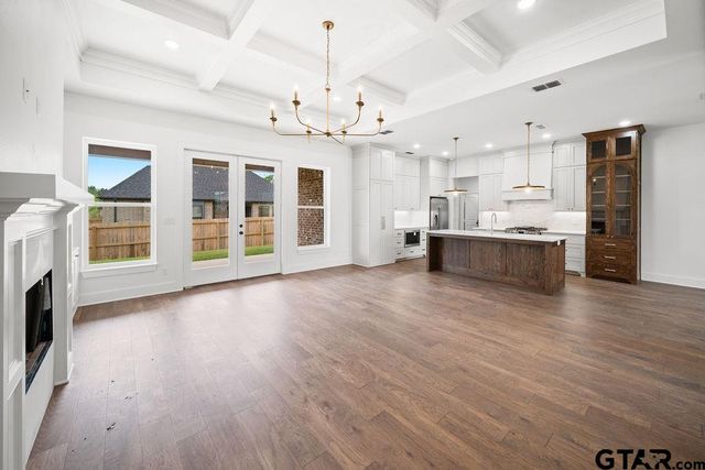 4628 Flat Creek Cv, Tyler, TX 75703