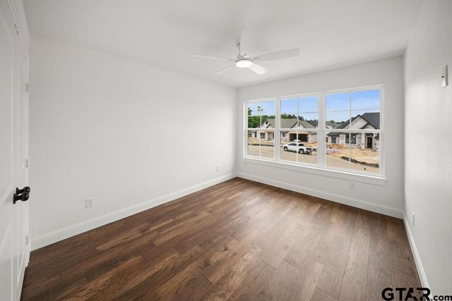 4628 Flat Creek Cv, Tyler, TX 75703