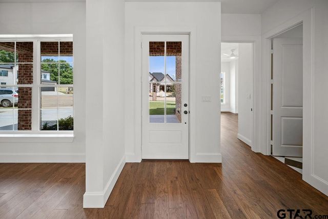 4628 Flat Creek Cv, Tyler, TX 75703
