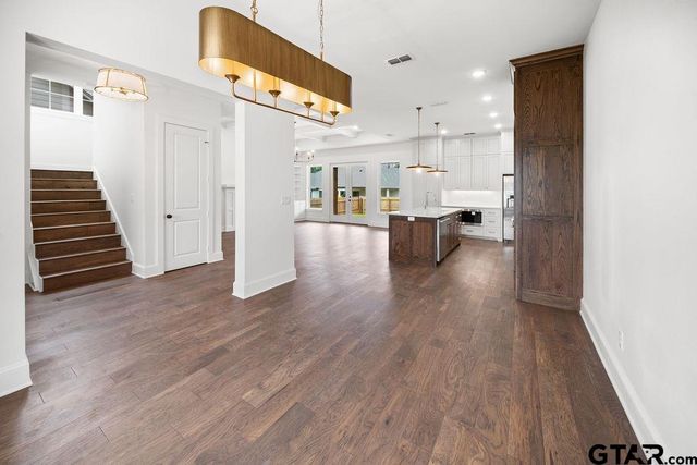 4628 Flat Creek Cv, Tyler, TX 75703