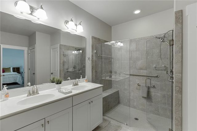 2476 Rathburn Circle, Loganville, GA 30052