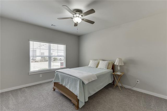 2476 Rathburn Circle, Loganville, GA 30052