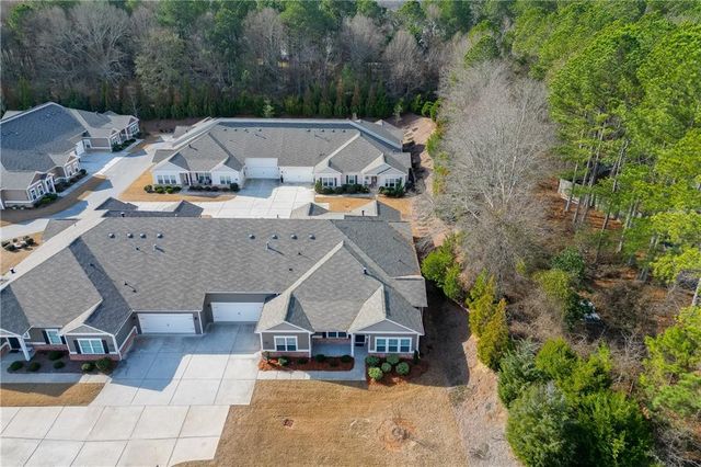 2476 Rathburn Circle, Loganville, GA 30052