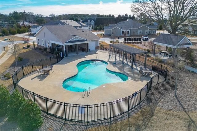 2476 Rathburn Circle, Loganville, GA 30052