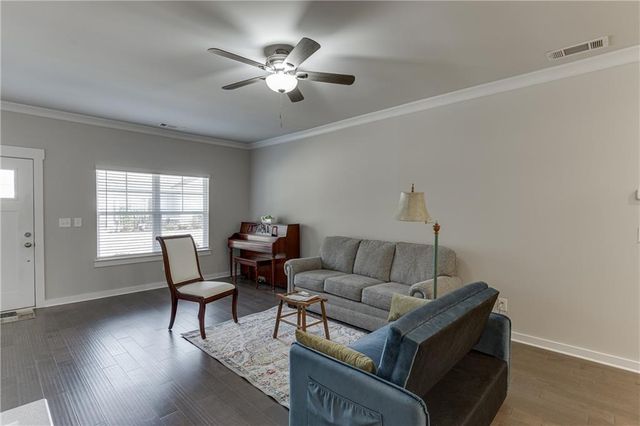 2476 Rathburn Circle, Loganville, GA 30052